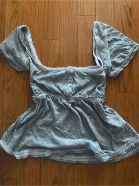 BDG Light Gray Scoop-Neck Flutter Sleeve Tunic